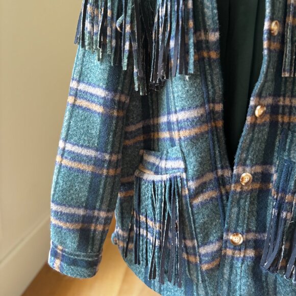 Green BLANKNYC Fringe Plaid Shacket • Medium Loose Fit • Fall Winter must have - Picture 5 of 16